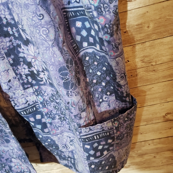 Simply Basic Button Up Blue Short Sleeve Shirt Womens Top Pattern Repeat - Picture 2 of 6